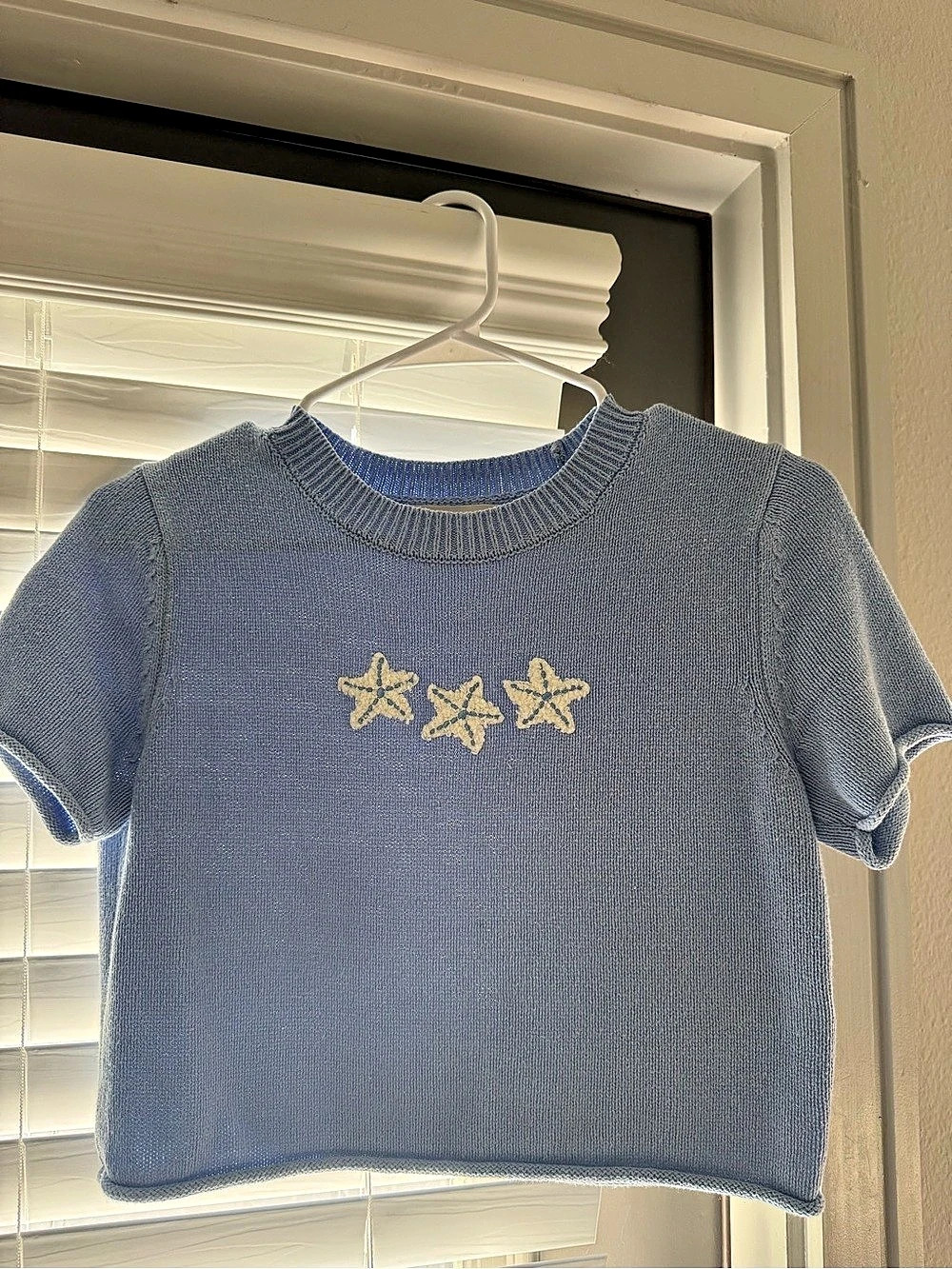 Jessica Simpson Starfish Graphic Short Sleeve Top in Blue Size Small Like New